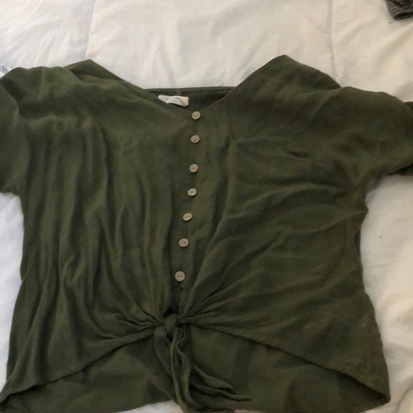 green blouse/ summer shirt - Picture 3 of 3